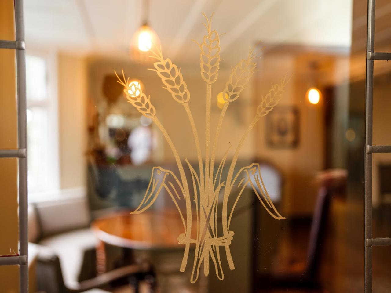 The Wheatsheaf At Beetham Hotel Sandside  Kültér fotó